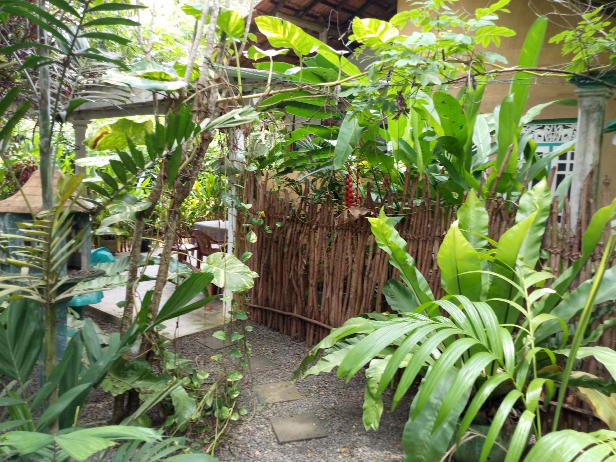 Hiriketiya Mahi Surf Apartment Dikwella Bagian luar foto